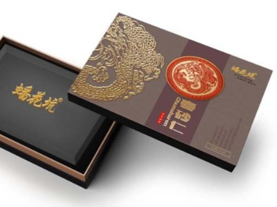 禮盒廠家搭配這樣的內(nèi)托，保健品包裝盒真上檔次